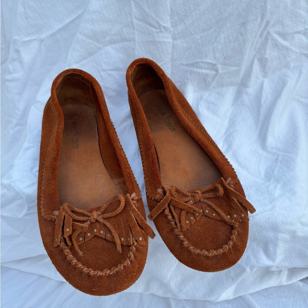 Minnetonka Women’s Brown Suede Moccasins